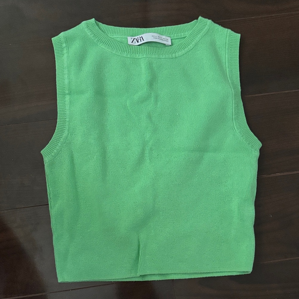 Zara Green crop Top size M